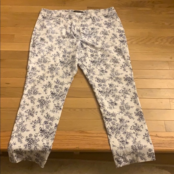 Beautiful printed pants! - Picture 2 of 3